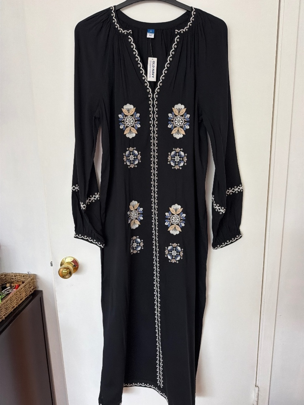 Old Navy Black Embroidered Boho Maxi Dress – Medium Tall – NWT